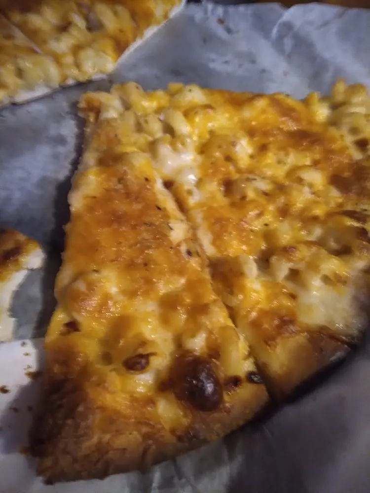 Mac and Cheese Pizza